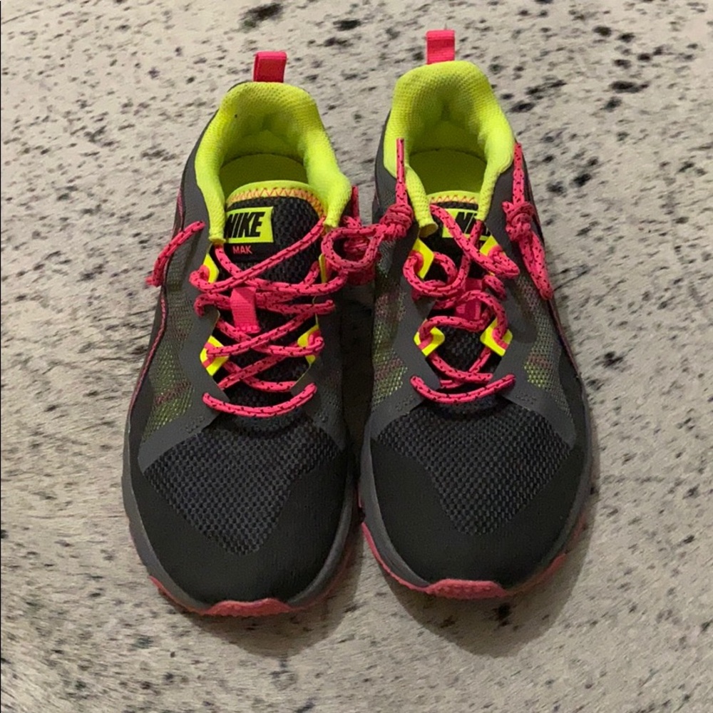 Nike Mak youth size 4